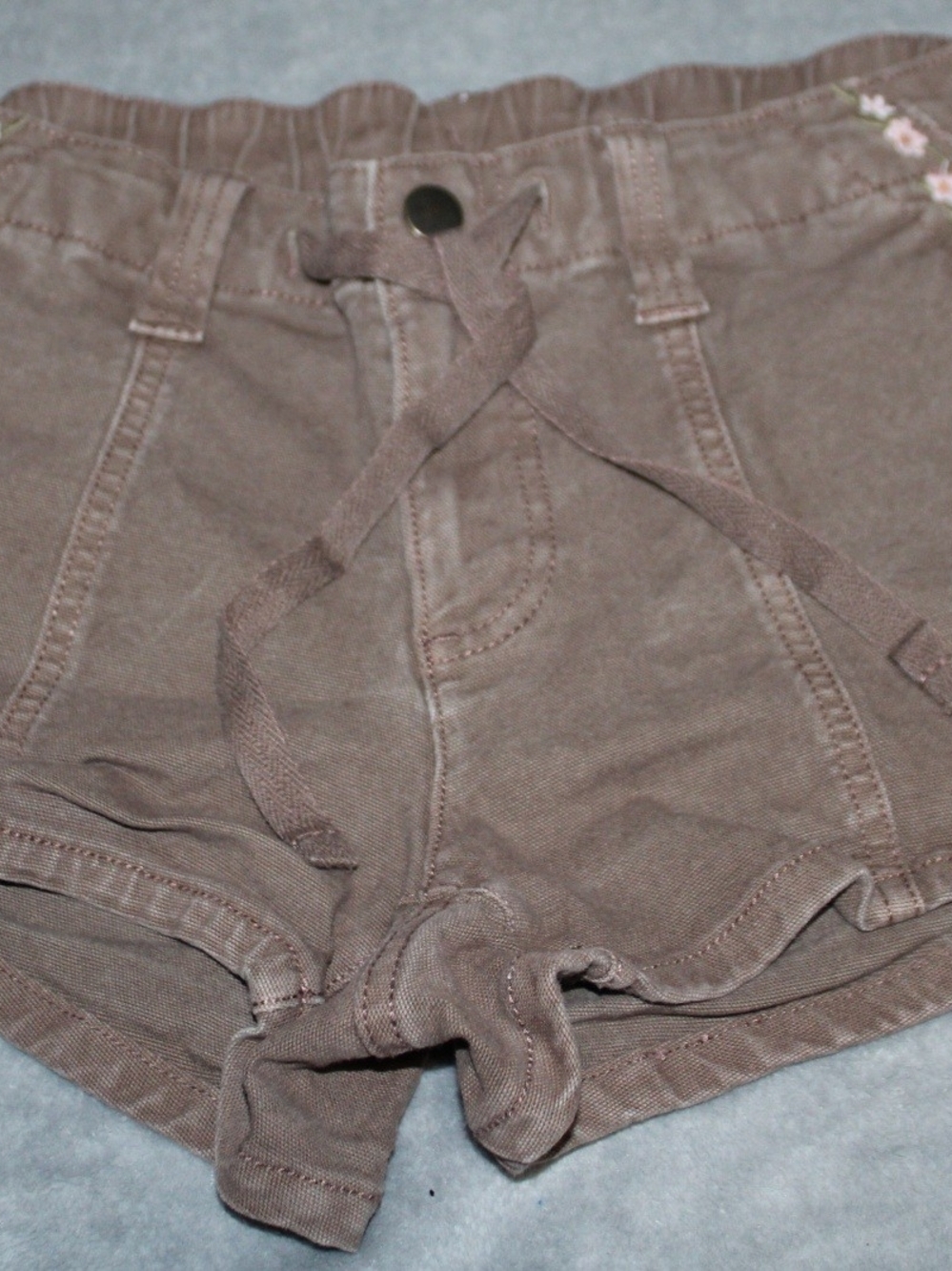 Arizona Jean Co. Embroidered Shorts – Size 8